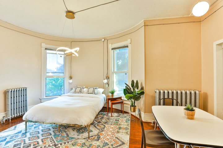 Room 3 of 70