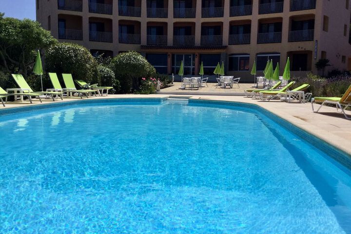 Pool Hotel