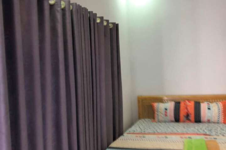 Room 8 of 30