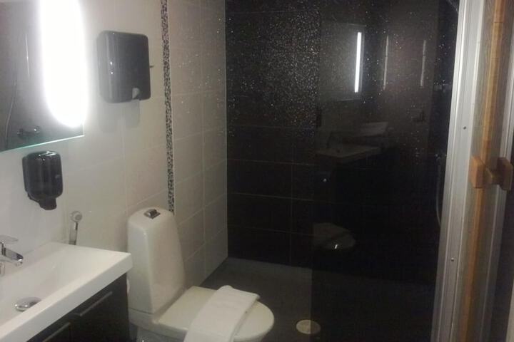 Room 26 of 38
