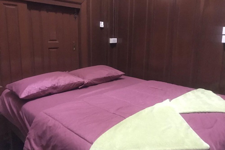 Room 1 of 6