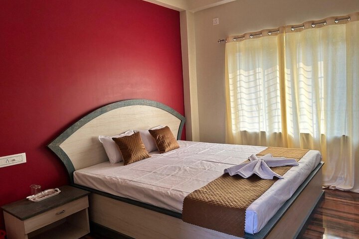 Room 6 of 13