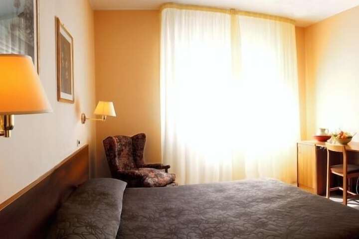 Room 20 of 37