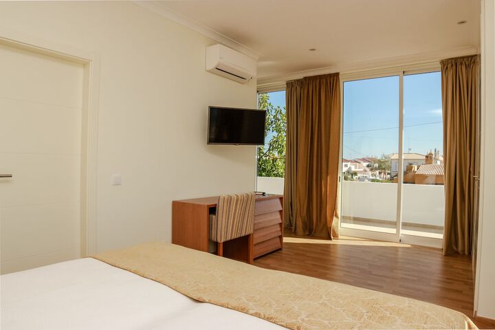 Room 10 of 47