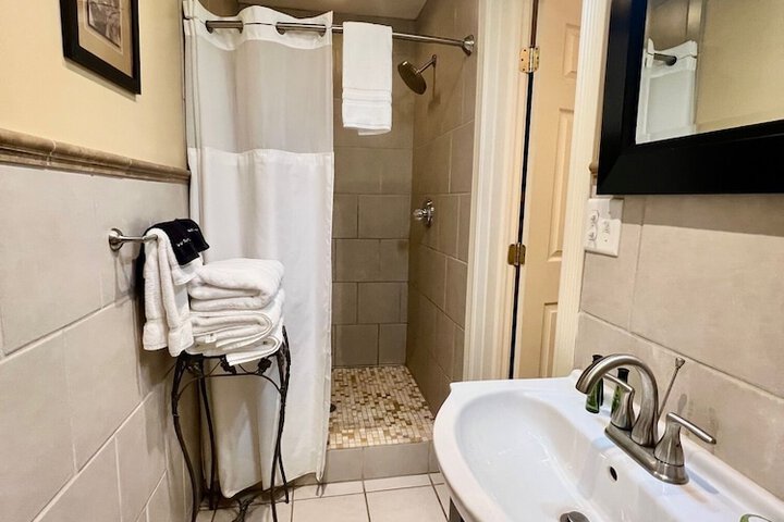 Room 41 of 77