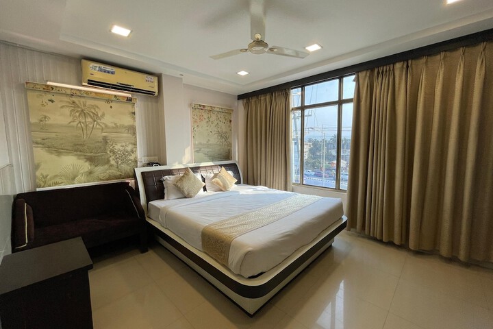 Room 4 of 11