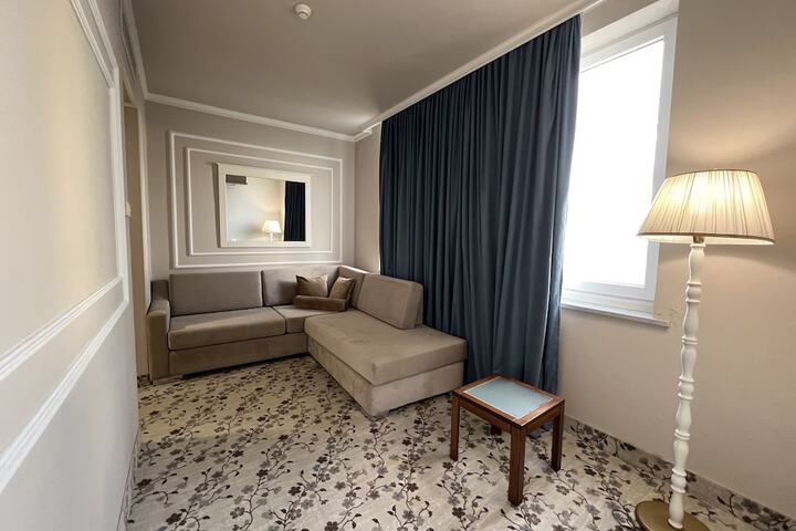 Room 44 of 164