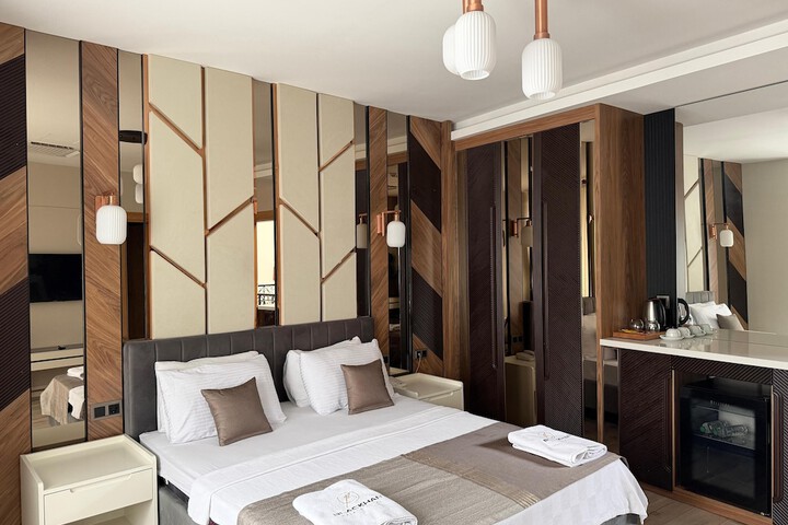 Room 16 of 26