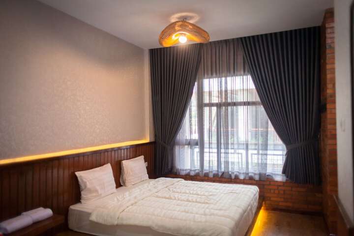 Room 14 of 37