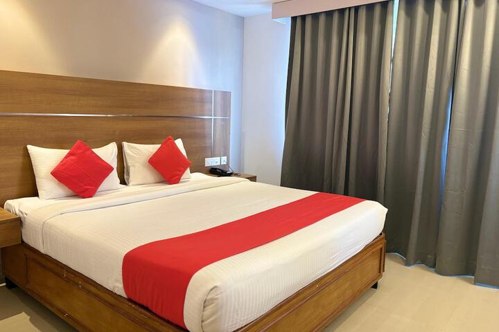 Room 6 of 28