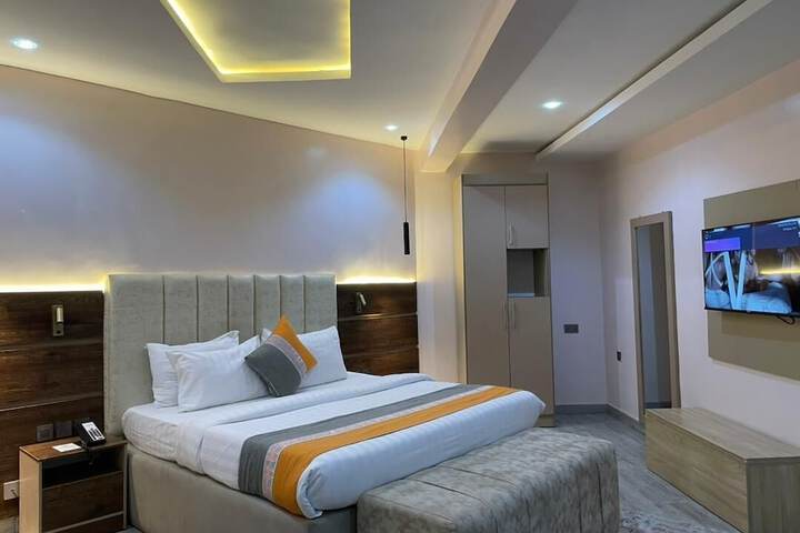 Room 17 of 44