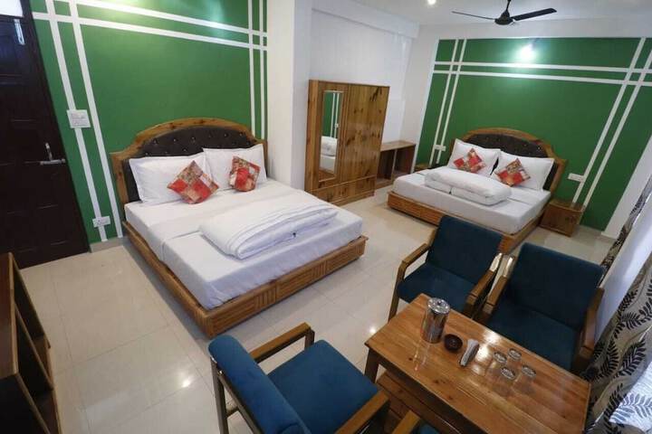 Room 5 of 6