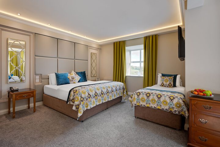 Room 34 of 65