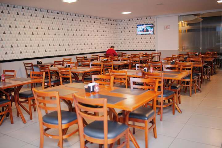 Dining 36 of 49