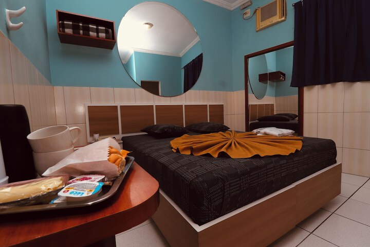 Room 7 of 70