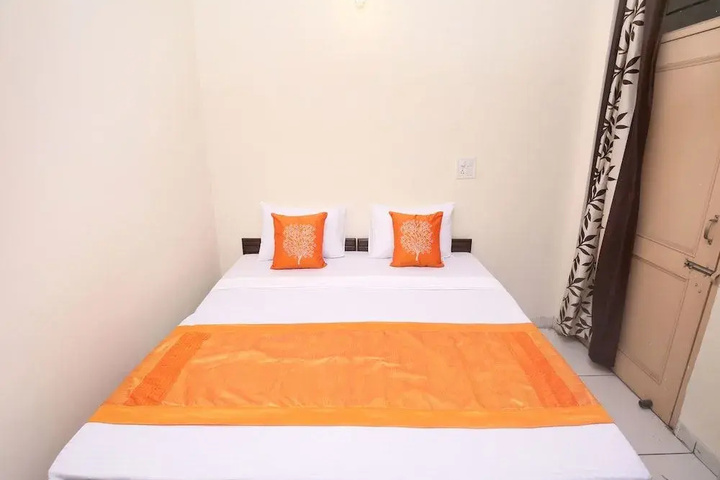 Room 3 of 9