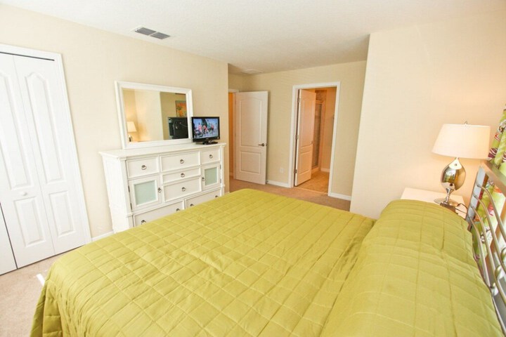 Room 10 of 34