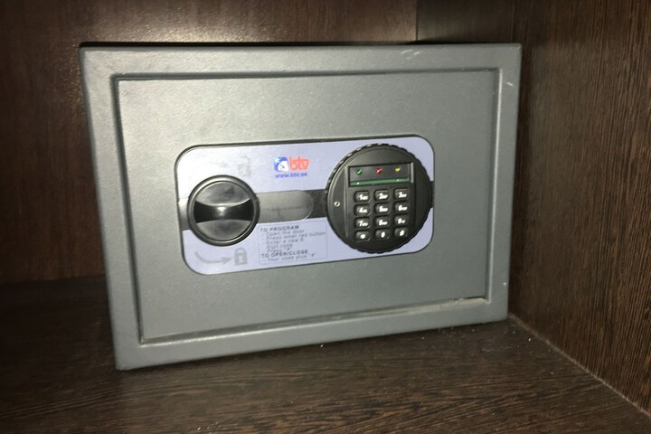 Room 46 of 68