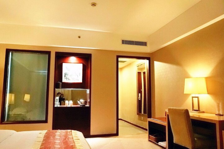 Room 5 of 27