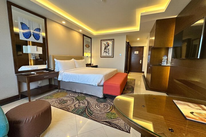 Room 9 of 176