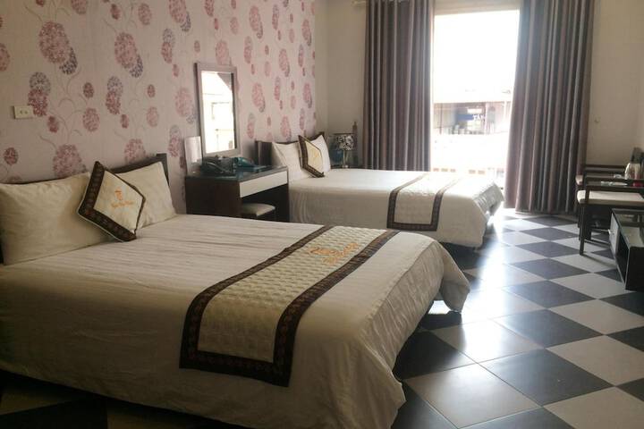 Room 12 of 37