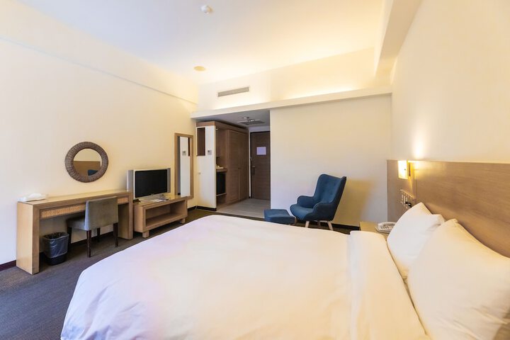 Room 4 of 34