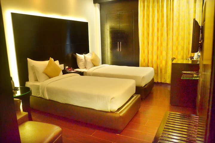 Room 21 of 33