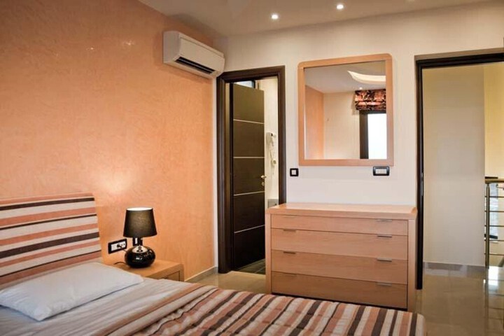 Room 45 of 85