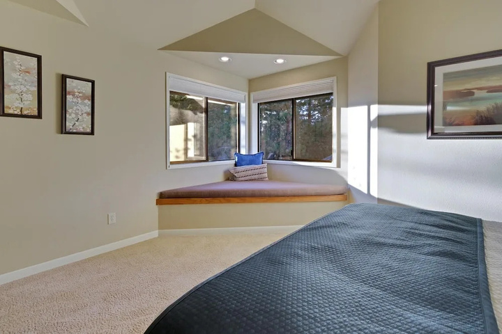 Room 5 of 13