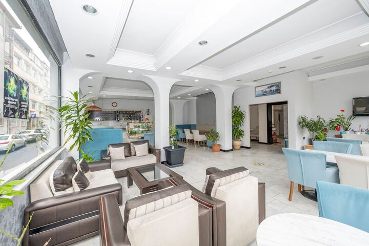 Entrance & Lobby