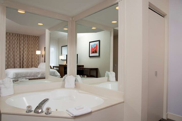 Private spa tub