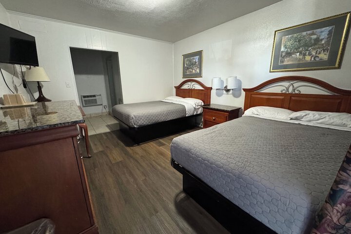 Deluxe Double Room (4 of 12)