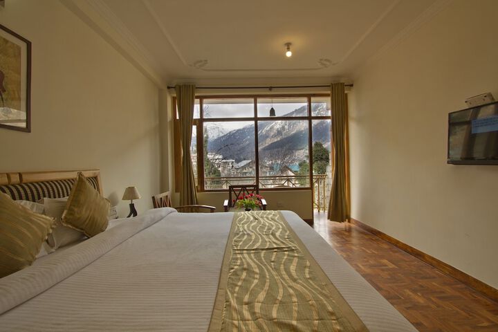 Room 16 of 44