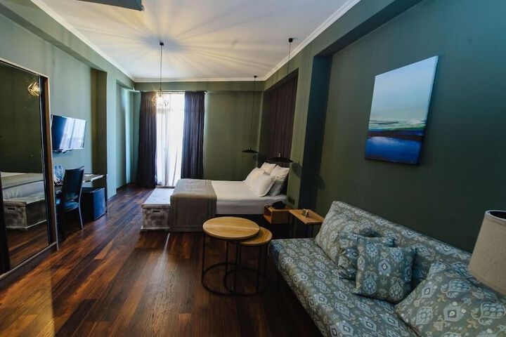 Room 10 of 50