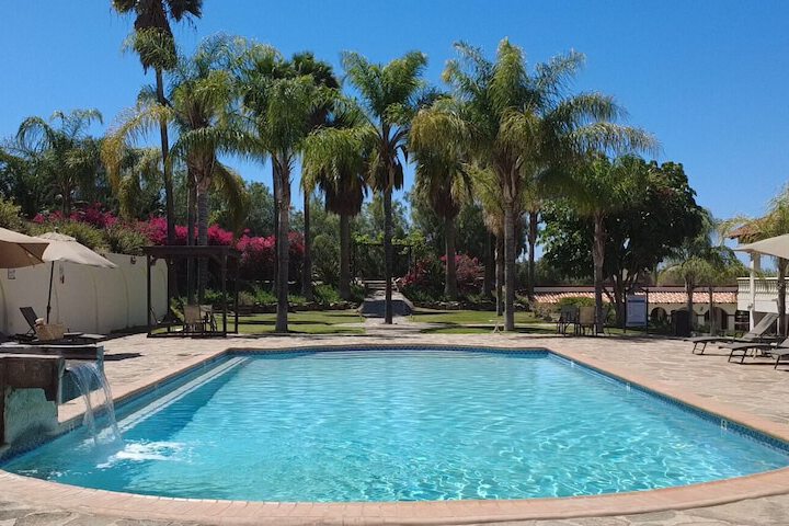 Hotel Pool