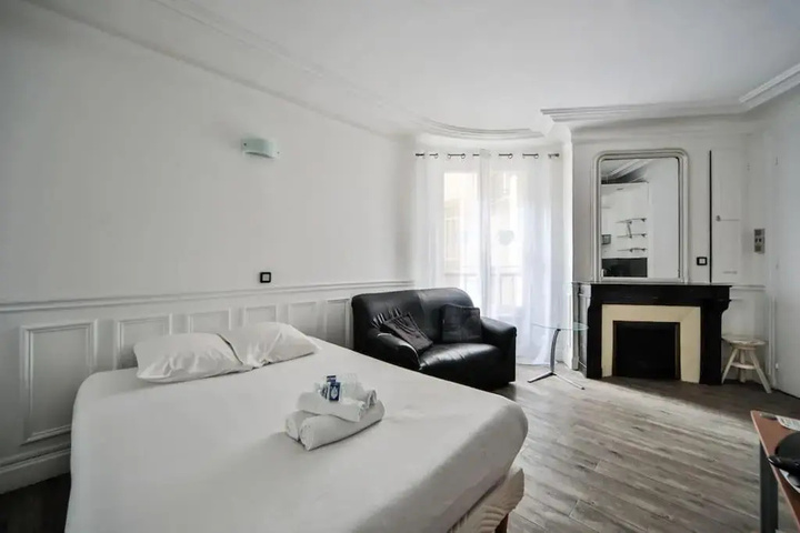 Room 5 of 7