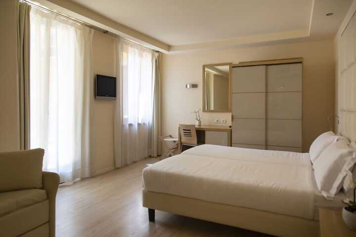 Room 12 of 49