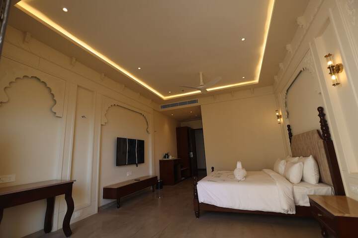 Room 12 of 51