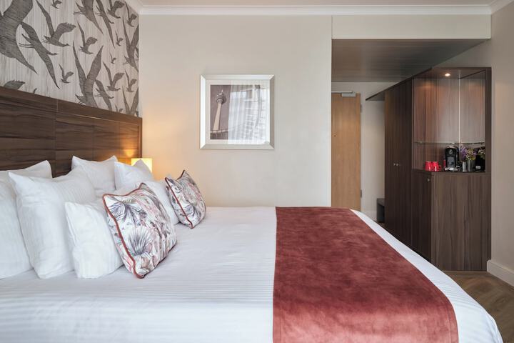 Room 17 of 60