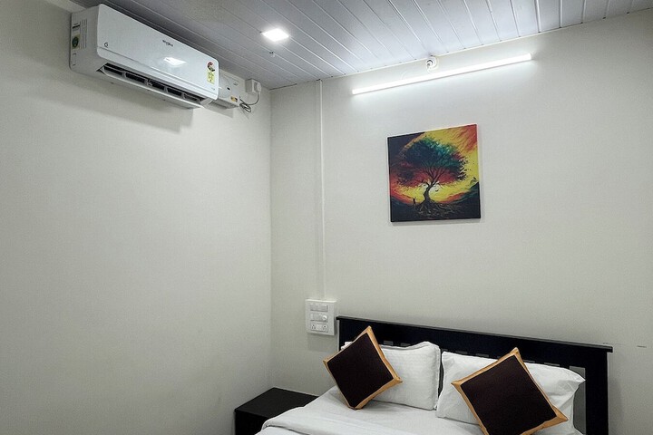 Room 7 of 14