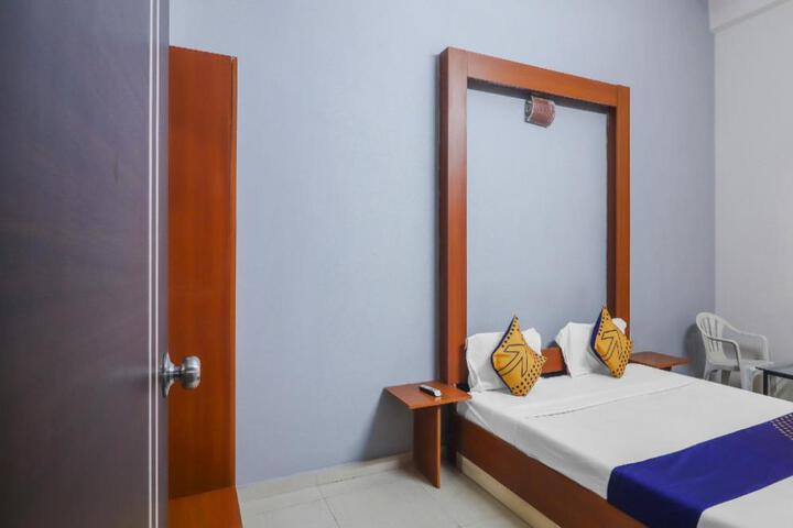SPOT ON by OYO Hotel Pioneer lodge
