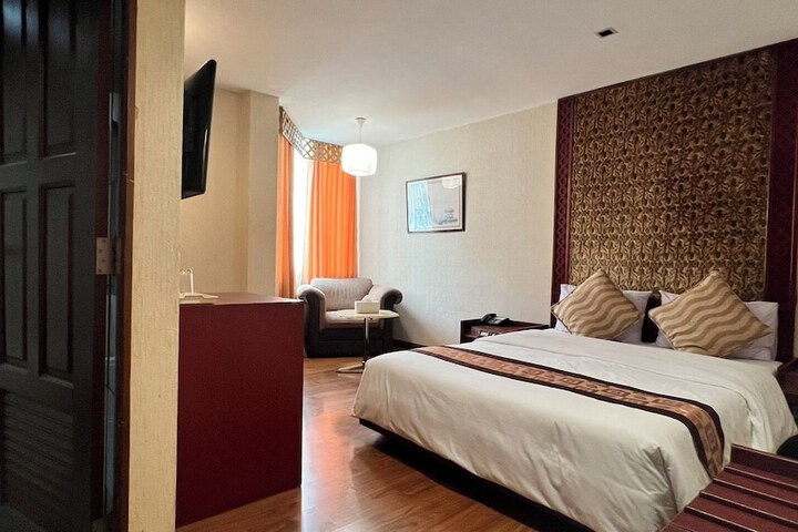 Room 9 of 31