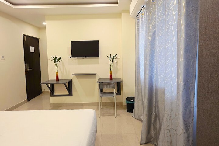 Room 10 of 29