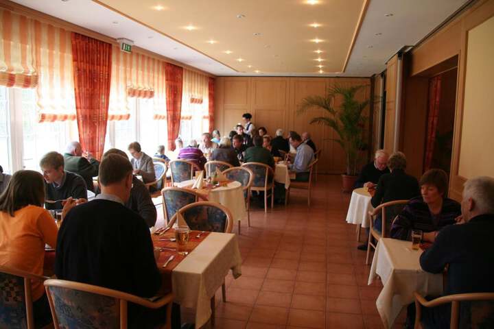 Dining 26 of 33