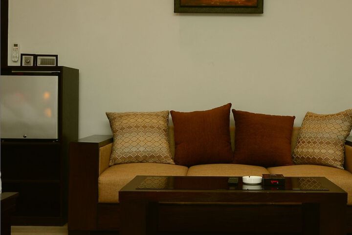 Room 9 of 19