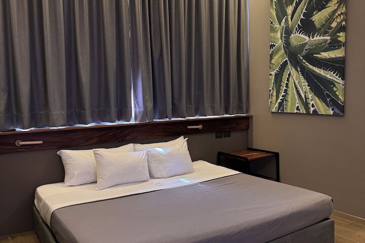 Room 12 of 23