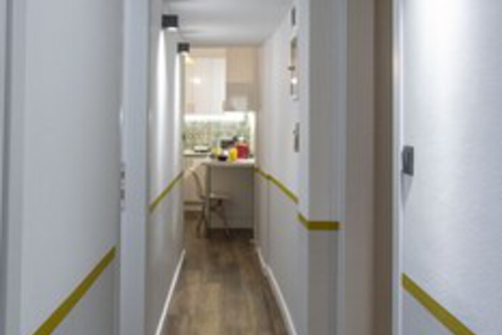 Room 21 of 32