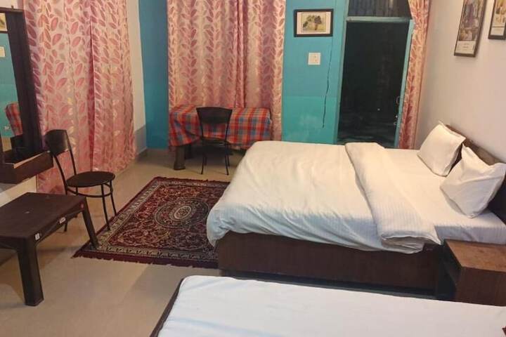 Room 8 of 13
