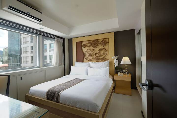 Room 4 of 25