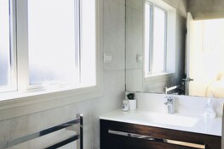 Room 6 of 20